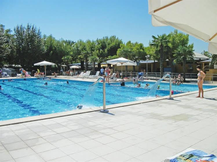 Stork Camping Village Roseto Degli Abruzzi Exterior foto